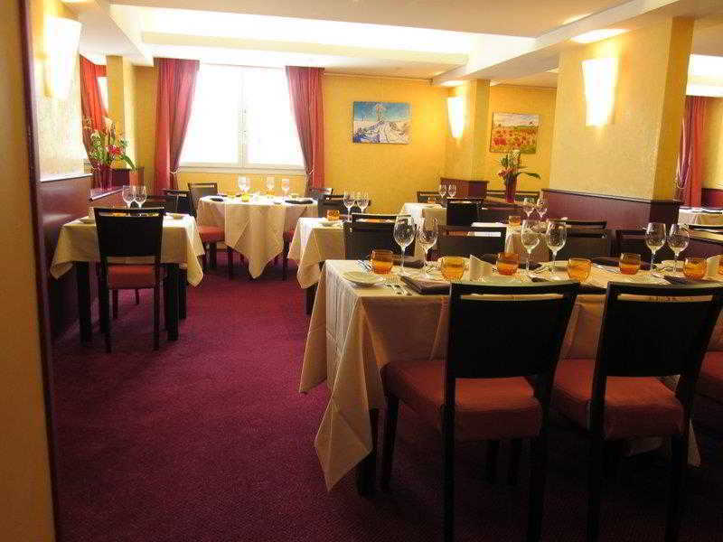 Kyriad Tours - Joué-lés-Tours Restoran fotoğraf